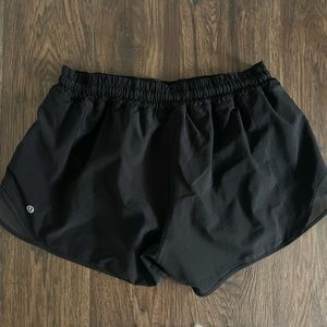 (Lululemon) hotty Totty short 12 tall